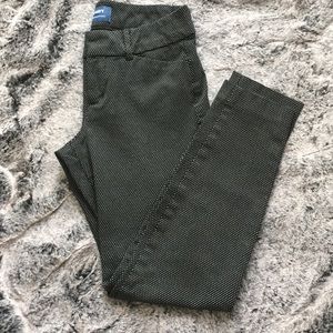 Old Navy Mid-Rise Pixie Pant